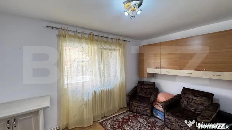 Apartament cu 2 camere semidecomandat în Cetate