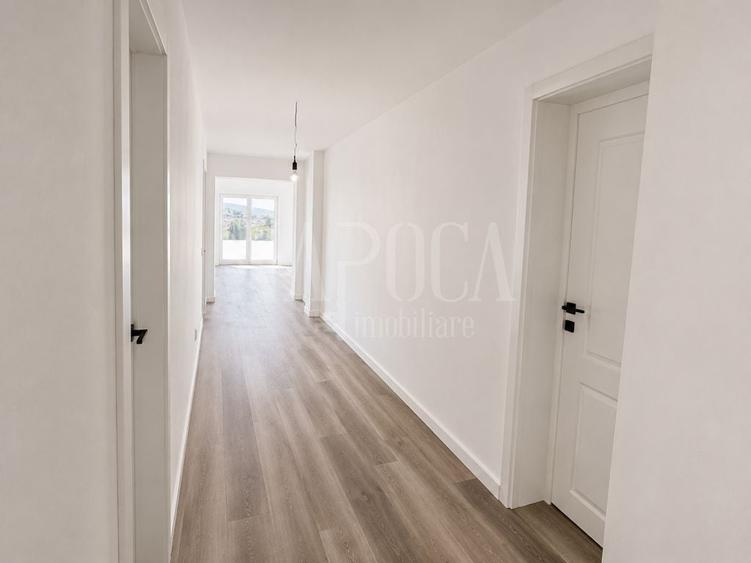 Penthouse cu 4 camere semidecomandat în Florești