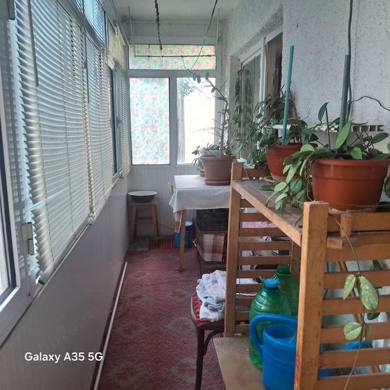Apartament cu 4 camere decomandat în Central