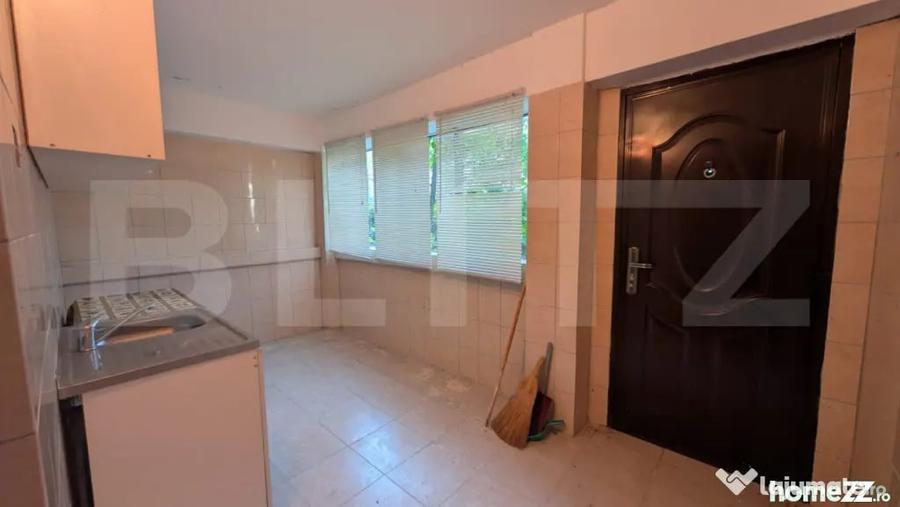Casă cu 3 camere cu Teren 1159 Mp în Central