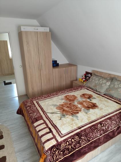Casă cu 4 camere în Dumbrava