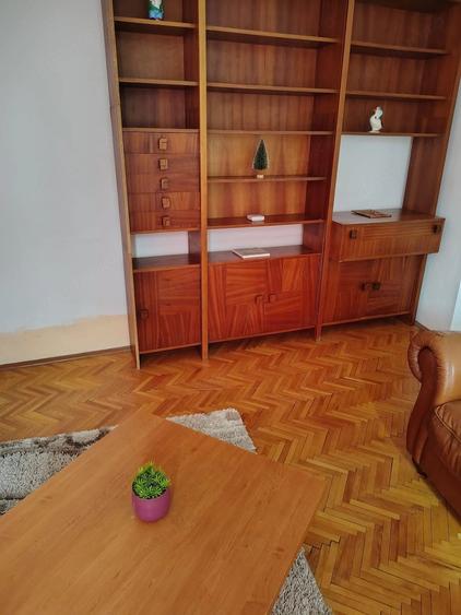 Apartament cu 3 camere decomandat în Spitalul Județean