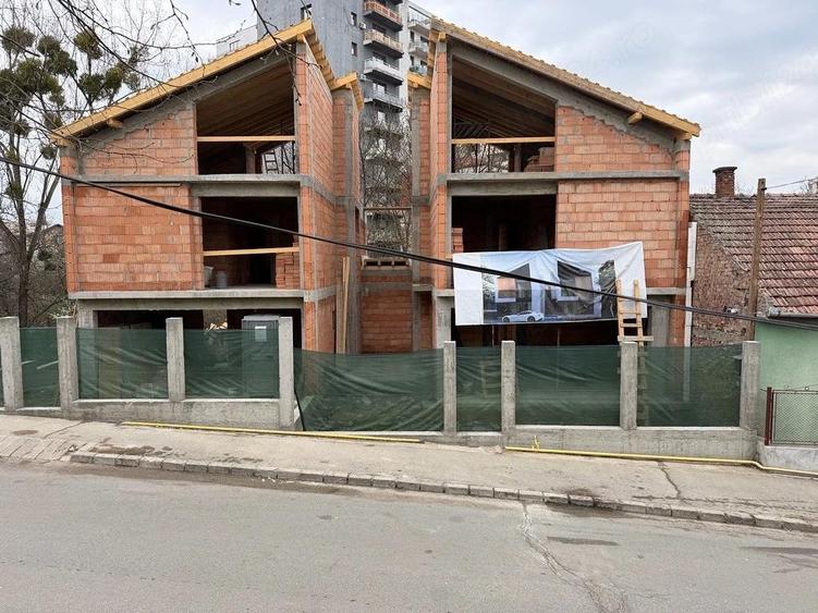 Casă cu 2 camere cu Teren 150 Mp în Zorilor