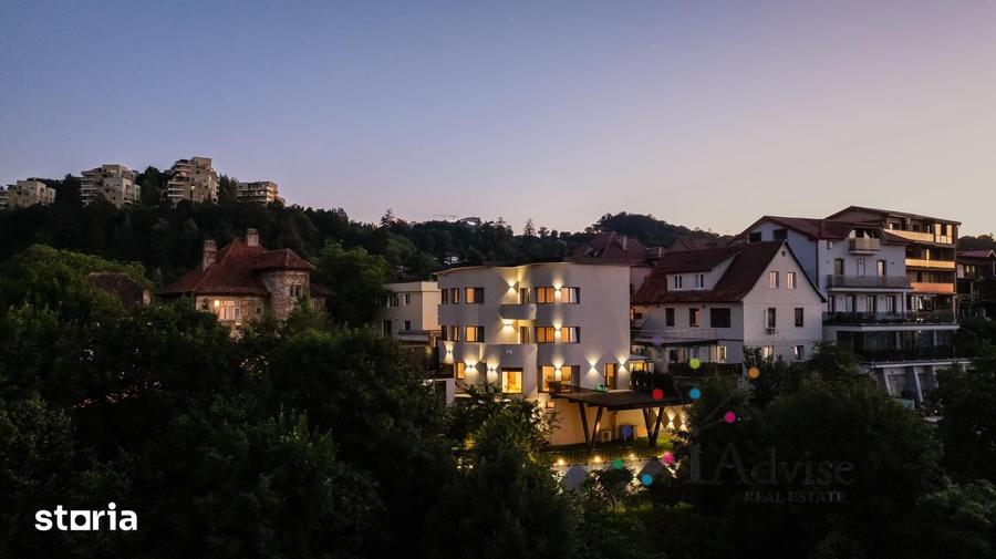 Casă cu 6 camere cu Canalizare în Centrul Istoric