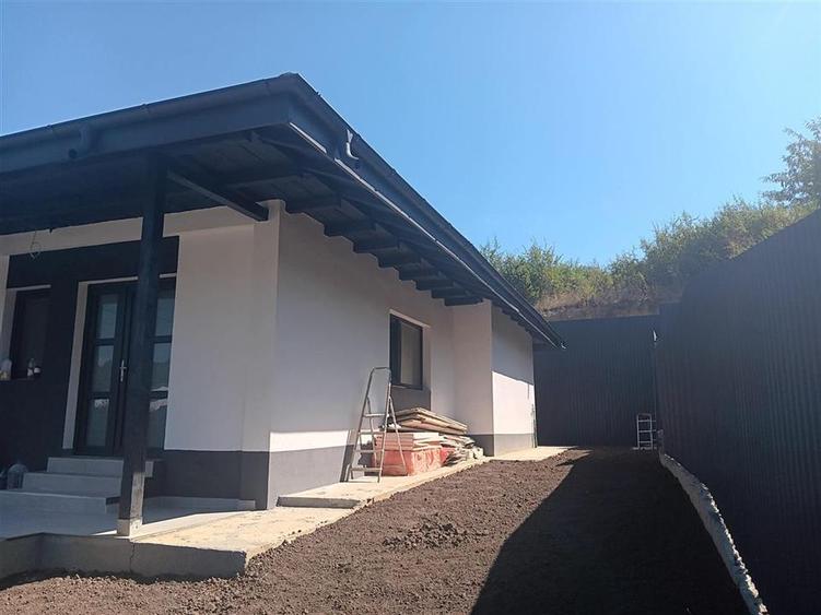 LA CHEIE! Visan Barnova CASA parter 100mp TEREN 400mp toate utilitatile - 4