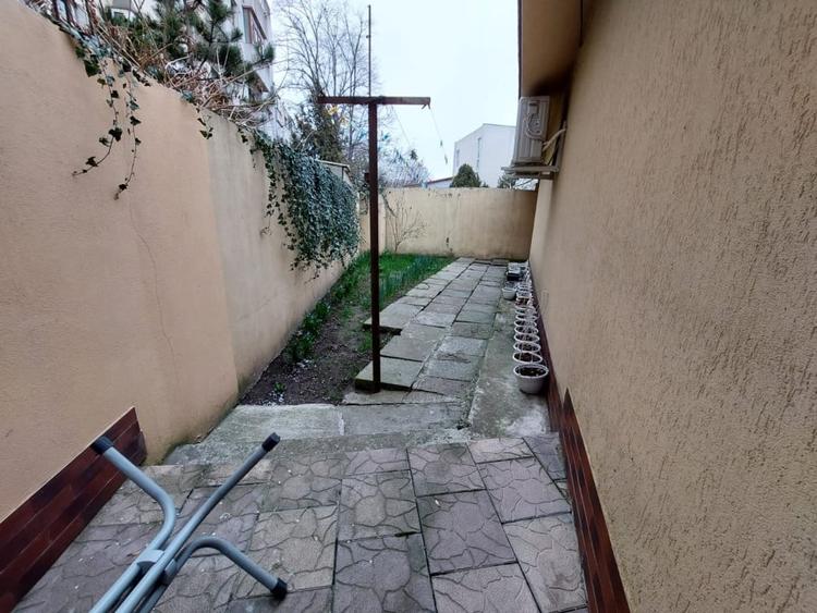 Casă individuală cu 6 camere cu Canalizare în Dacia