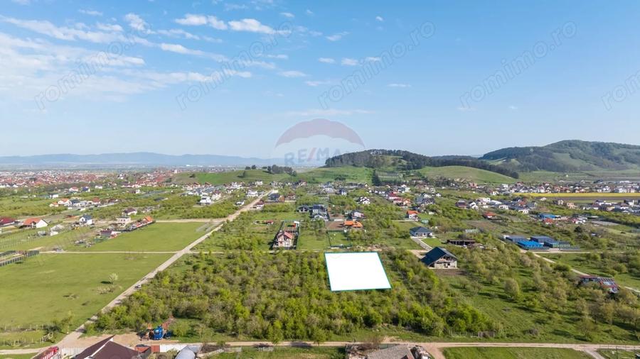 Teren intravilan de 938 mp, Sanpetru, zona livada! - 2