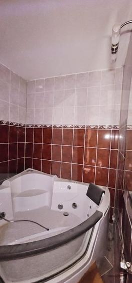 Apartament generos: 97,5 mp, 5 camere, 2 băi mari - 10