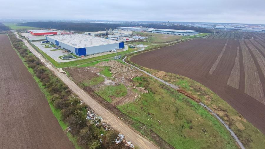 Teren Construcții intravilan de 10000 mp, în Exterior Est