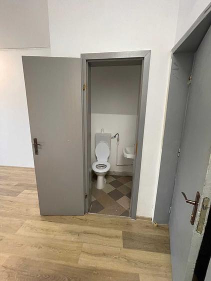 Spațiu comercial, de 21 mp, în Titan