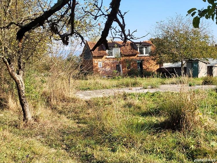 Casă cu 4 camere în Peștere