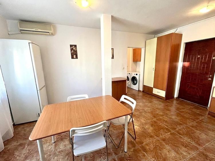 Apartament cu 2 camere decomandat, mobilat în Tei