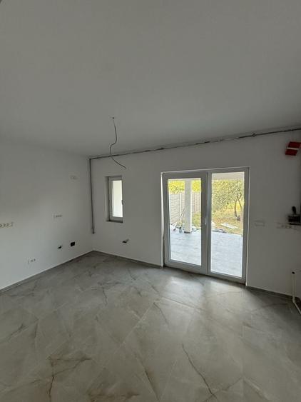 Casă cu 4 camere în Ghiroda