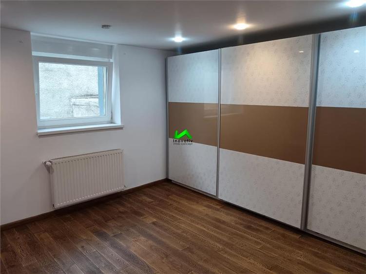 Casă individuală cu 6 camere cu Teren 650 Mp în Piața Cluj