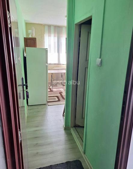 PROPRIETAR , vand garsoniera zona Dacia 14m 30800 Eur