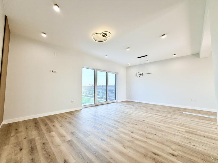 Duplex cu 4 camere cu Canalizare în Moșnița Nouă