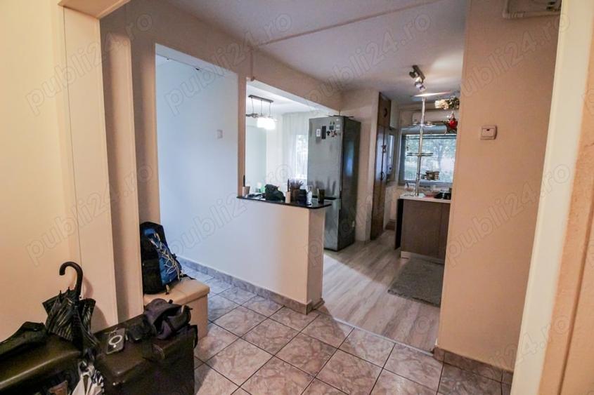 Apartament cu 4 camere decomandat în 9 Mai