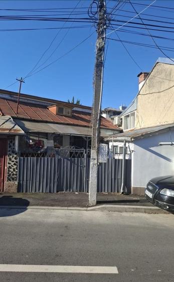 Casă cu 4 camere în Central