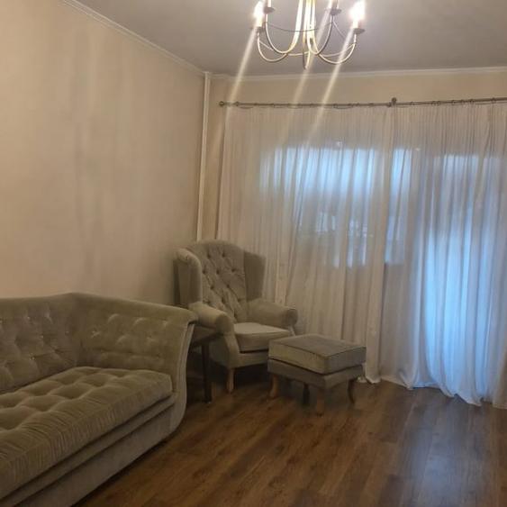 Apartament cu 3 camere decomandat, mobilat în Dristor