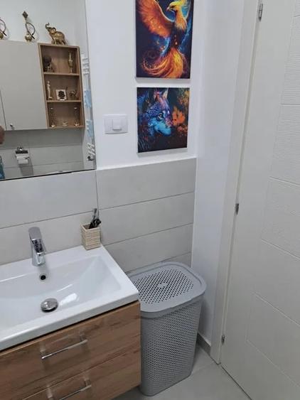 Apartament cu 2 camere semidecomandat în Bucium