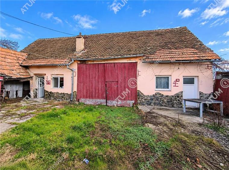 Casă individuală cu 4 camere cu Canalizare în Porumbacu de Sus