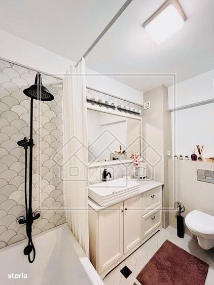 Apartament cu 3 camere decomandat în Piața Cluj
