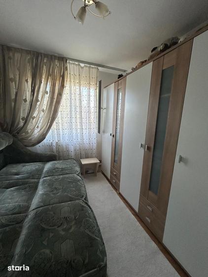 Apartament cu 2 camere semidecomandat în Podu Roș