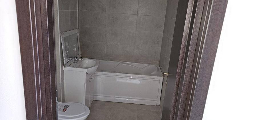 Apartament cu 2 camere semidecomandat în Sânpetru