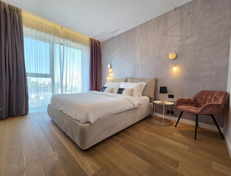 Apartament cu 3 camere semidecomandat în Herăstrău