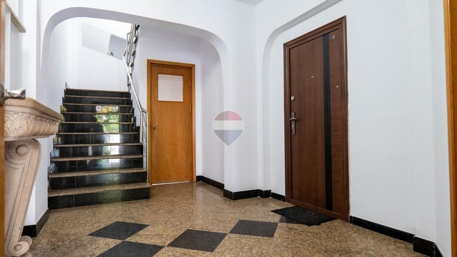 Casă individuală cu 3 camere cu Teren 350 Mp în Periferie