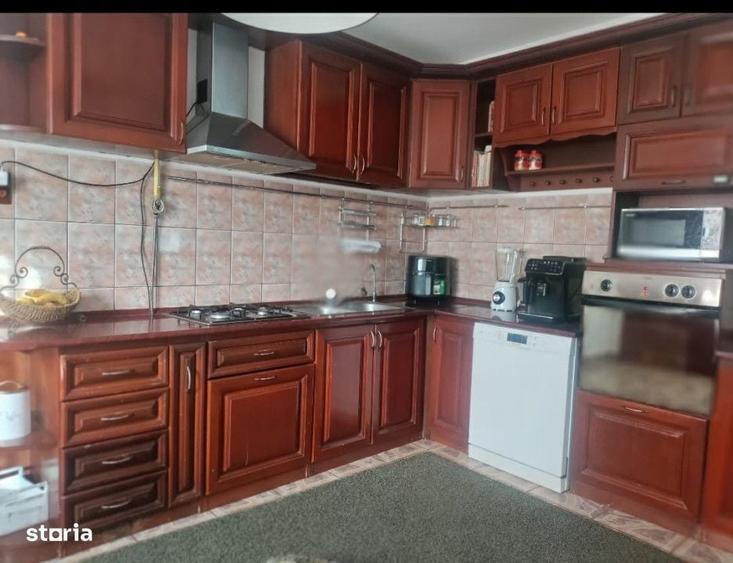 Casă cu 4 camere cu Teren 1000 Mp în Sălard