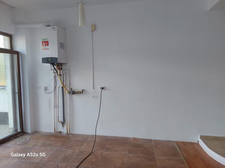 Casă individuală cu 5 camere cu Canalizare în Bucureștii Noi