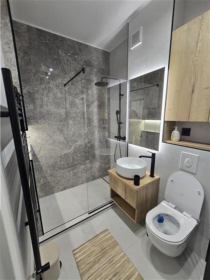 Apartament cu 2 camere decomandat, mobilat în Tomis Nord