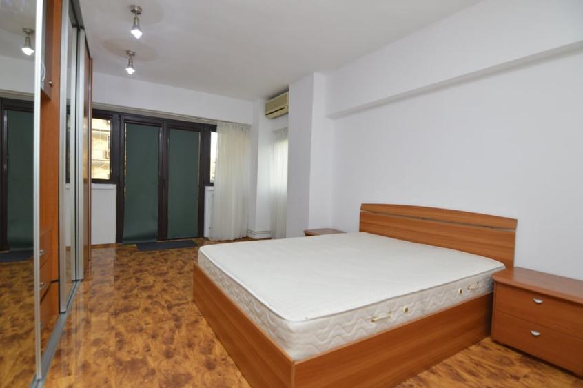 Apartament cu 3 camere decomandat, mobilat în Unirii