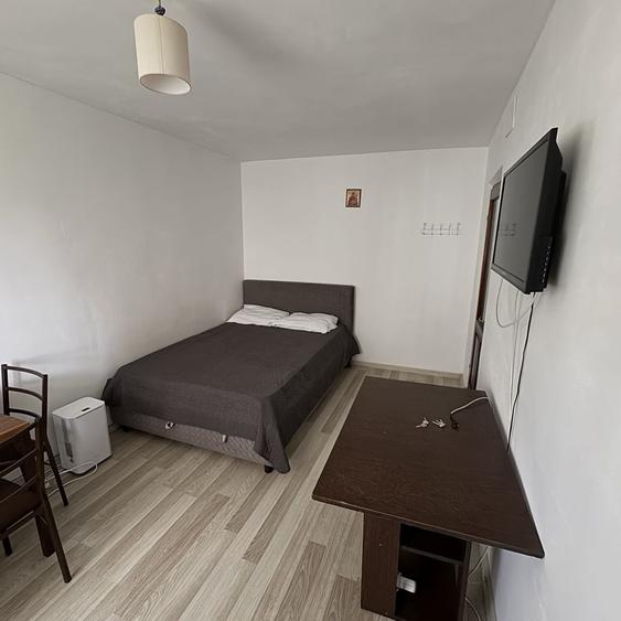 Inchiriez garsoniera/ Parter/Zona Zamca/ - 9