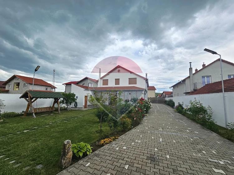 Casă cu Teren 855 Mp în Central