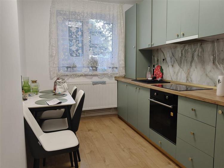Apartament cu 2 camere semidecomandat, mobilat în Apollo
