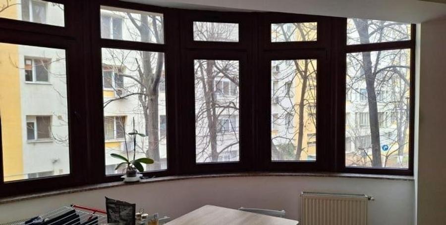 Apartament cu 2 camere decomandat în Bucur Obor