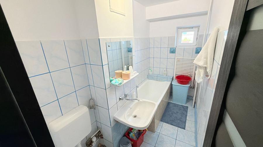 Apartament cu 2 camere decomandat, mobilat în Sebastian