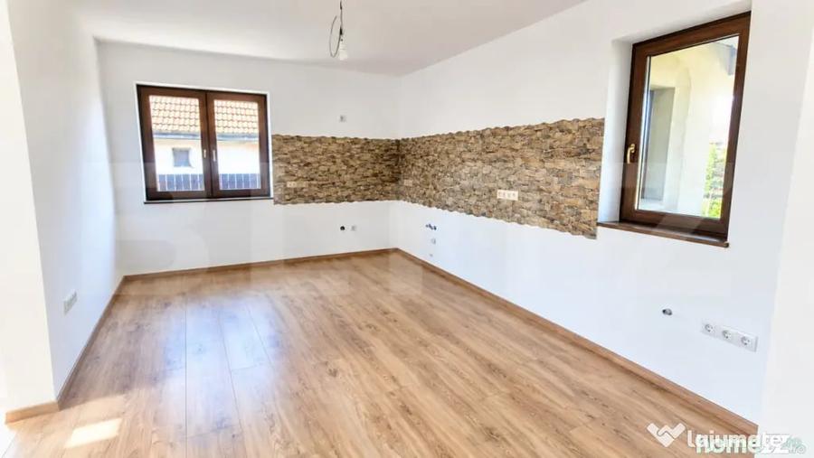 Casă cu 3 camere cu Teren 950 Mp în Central