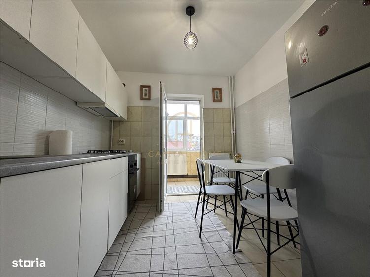 Apartament cu 3 camere decomandat în Nicolina