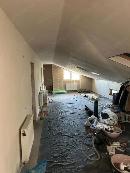 Casă cu 6 camere cu Teren 1500 Mp în Florica