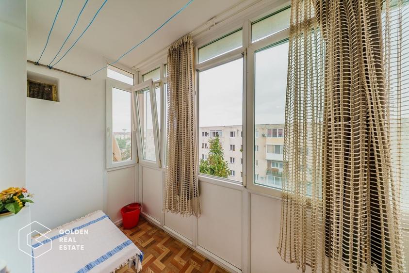 Apartament cu 3 camere semidecomandat în Aurel Vlaicu