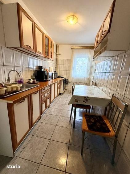 Apartament cu 3 camere decomandat în Alfa