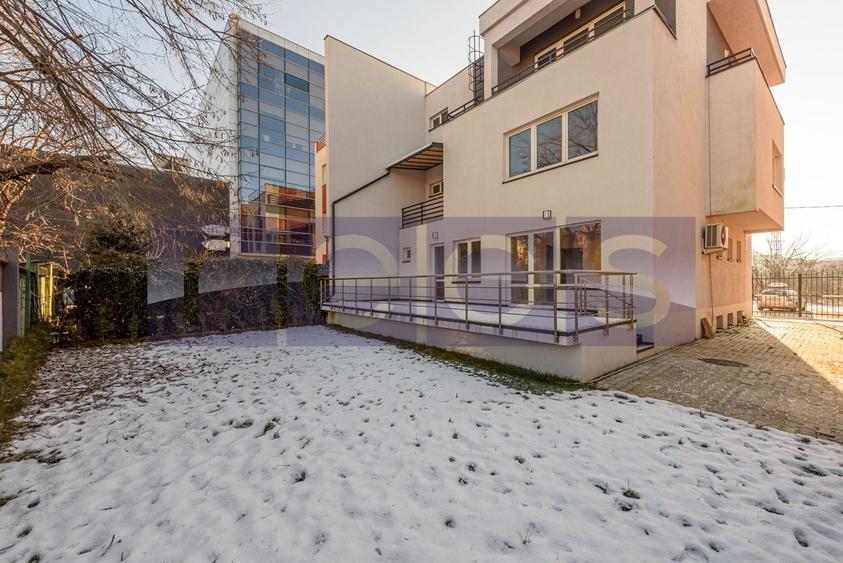 Casă individuală cu 7 camere cu Canalizare în Băneasa