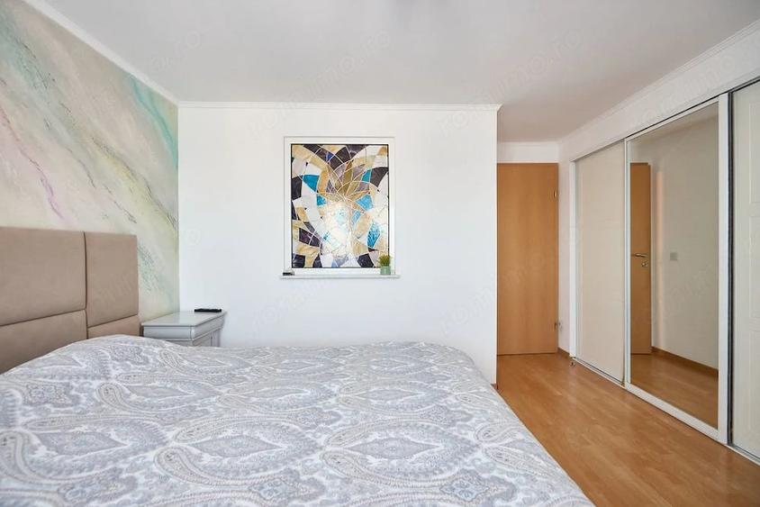 Apartament cu 4 camere decomandat în Eremia