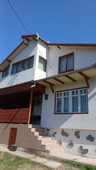 Casă individuală cu 3 camere cu Garaj în Moacșa