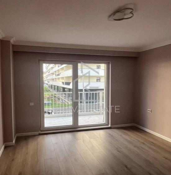 Apartament cu 3 camere semidecomandat în Florești