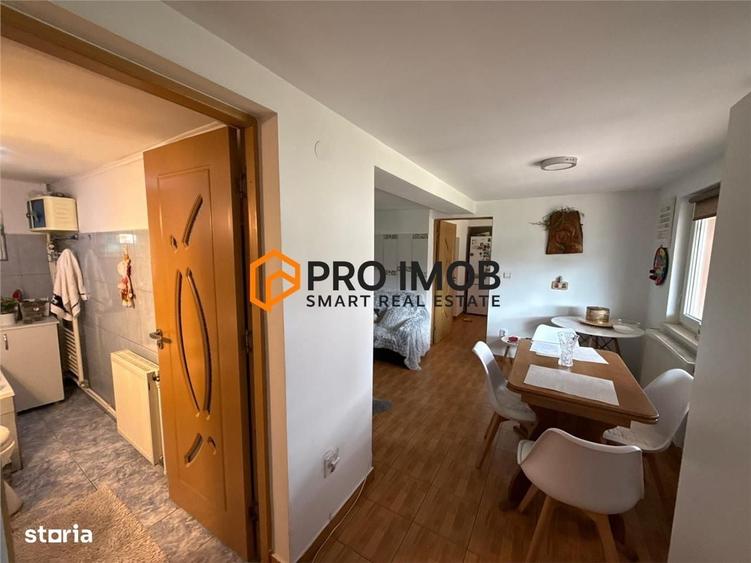 Casă cu 4 camere decomandat în Mărăcineni
