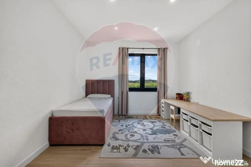 Casă cu 5 camere cu Teren 550 Mp în Fântânele